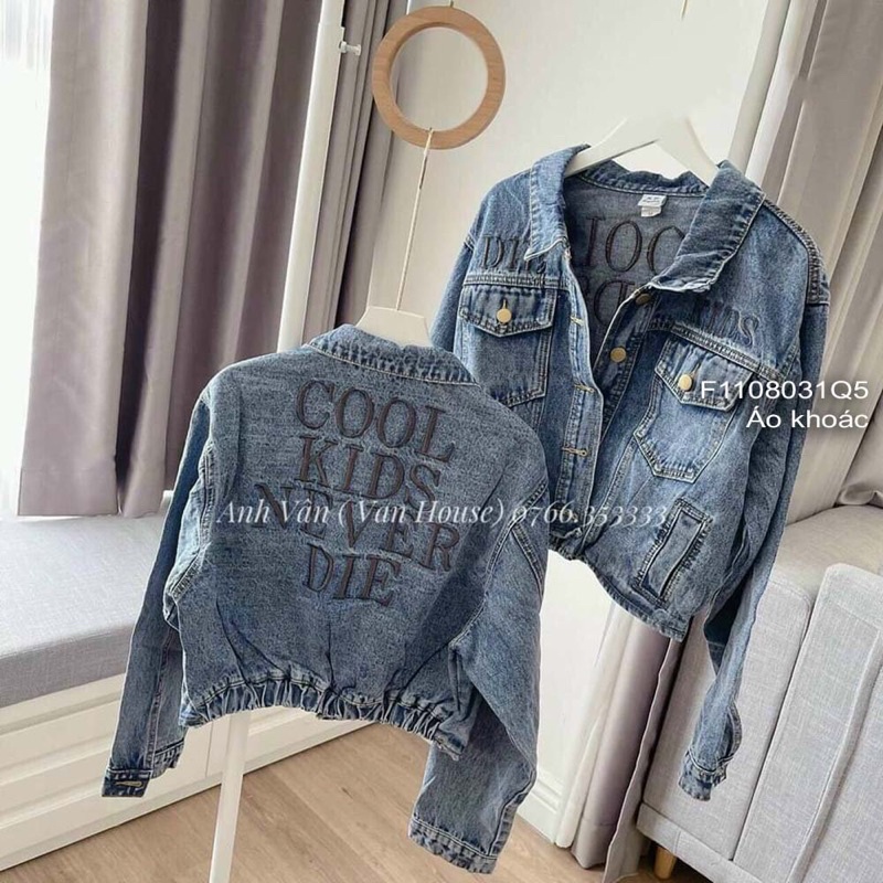 Áo khoát jeans nút cổ bẻ