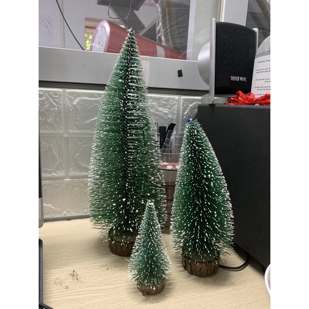 Cây thông mini để bàn trang trí noel