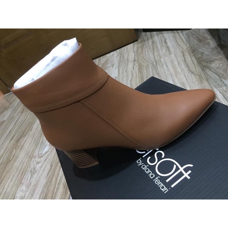 Huongvnxk•  Giày bốt Supersoft cao 5p