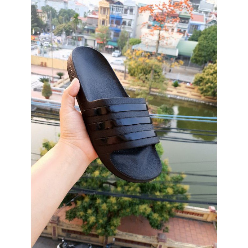 Dép nam đúc nguyên khối [Uy tín-Chất Lượng],chất nhẹ đi êm màu đen kẻ 3 sọc đen,được sx tại xưởng Giaydepnguyenduoc