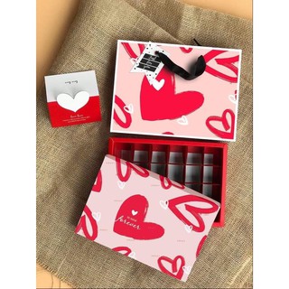 Hộp đựng socola 24 viên trái tim đỏ/ trắng