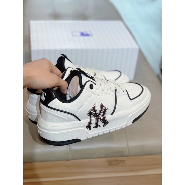 Giày thể thao sneaker bóng chày trắng phối chữ đen