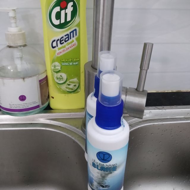 Dung dịch vệ sinh nhà tắm Blake