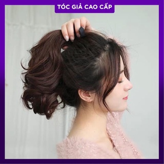 Tóc cột xoăn ngắn