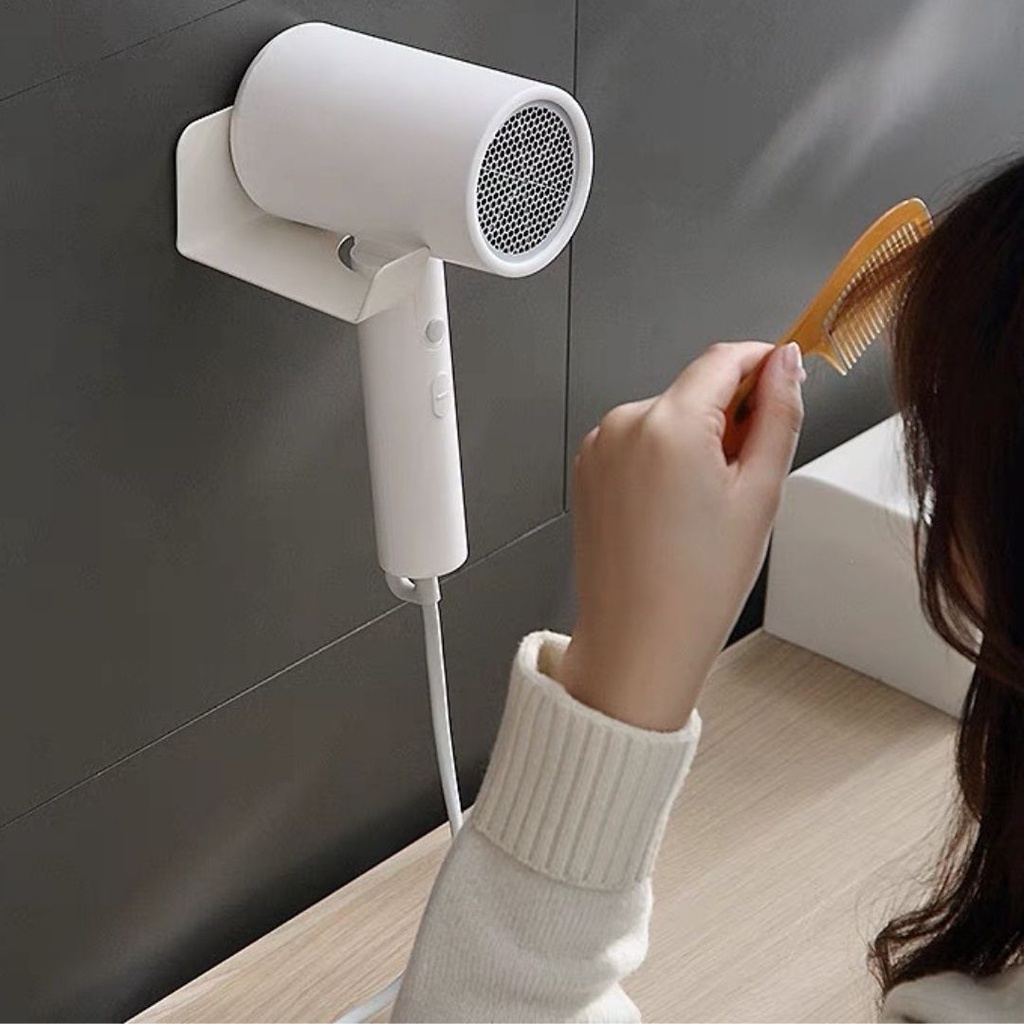 Giá treo máy sấy tóc, móc treo máy sấy kệ để máy sấy trong nhà tắm dán tường kim loại không cần khoan đục