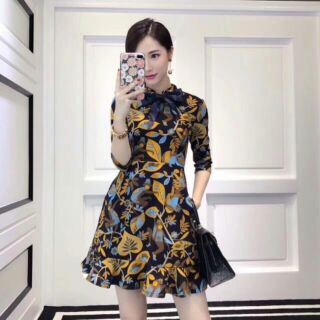 Đầm dáng xuông chữ A