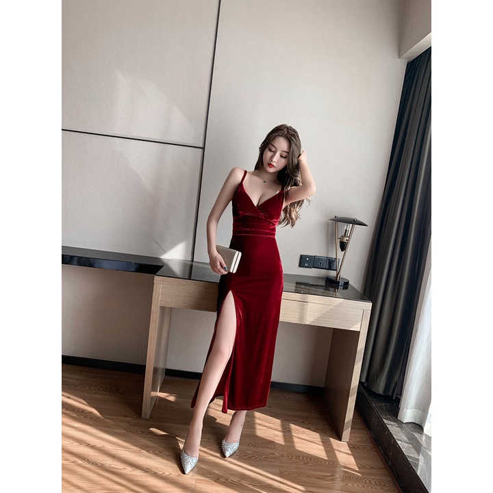 Đầm dự tiệc 2 dây vải nhung sang trọng, Đầm maxi xẻ đùi hở lưng đỏ và đen - TM8 | BigBuy360 - bigbuy360.vn