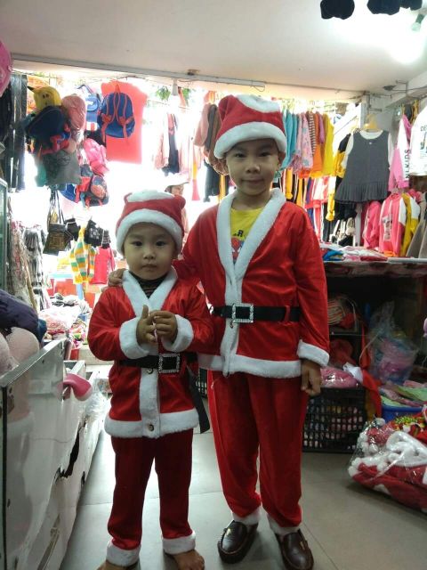 Siêu rẻ( bộ noel cho bé chất liệu nhung xịn) cho bé 1- 13 tuổi( kèm mũ nhung trơn)