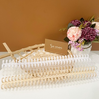 Còng nhựa đóng gáy giấy các màu tự cắt (30 lỗ)