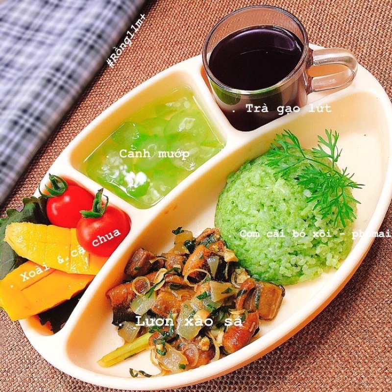 Khay ăn dặm silicone cao cấp hình oval cho bé ăn dặm, đế hít chân không chống đổ chống lật