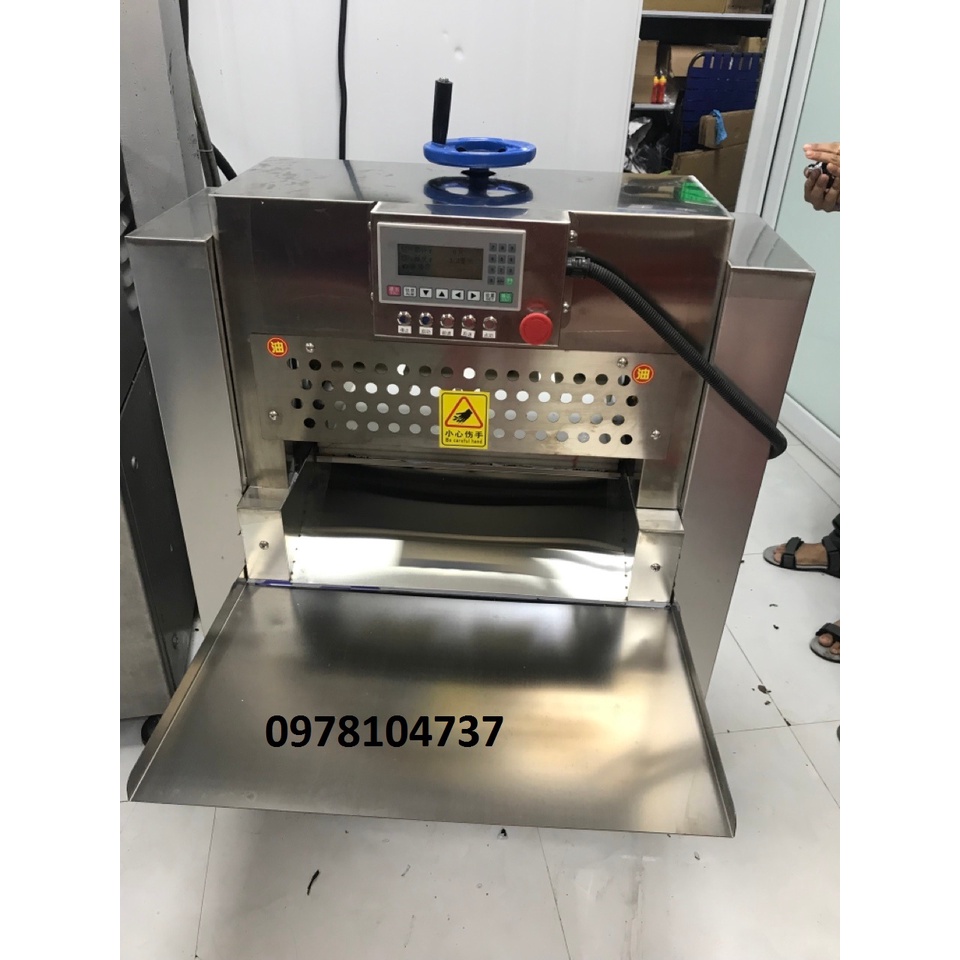 Máy thái thịt cuộn BBQ, máy cắt thịt bò mỹ dạng cuộn 2 cuộn 1 lần
