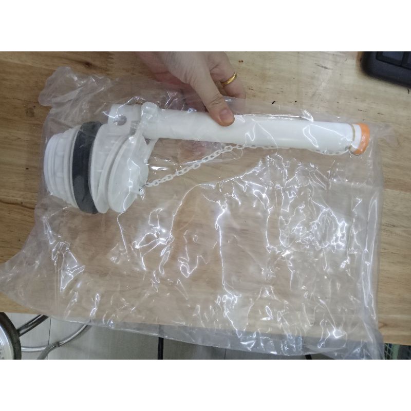 Cột cấp nước bệt rời tay gạt vệ sinh