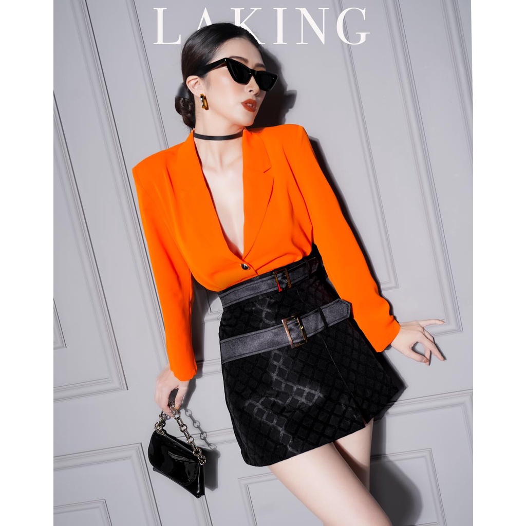 ÁO VEST HỒNG ĐẬM TD KHUY NHIỀU KIỂU