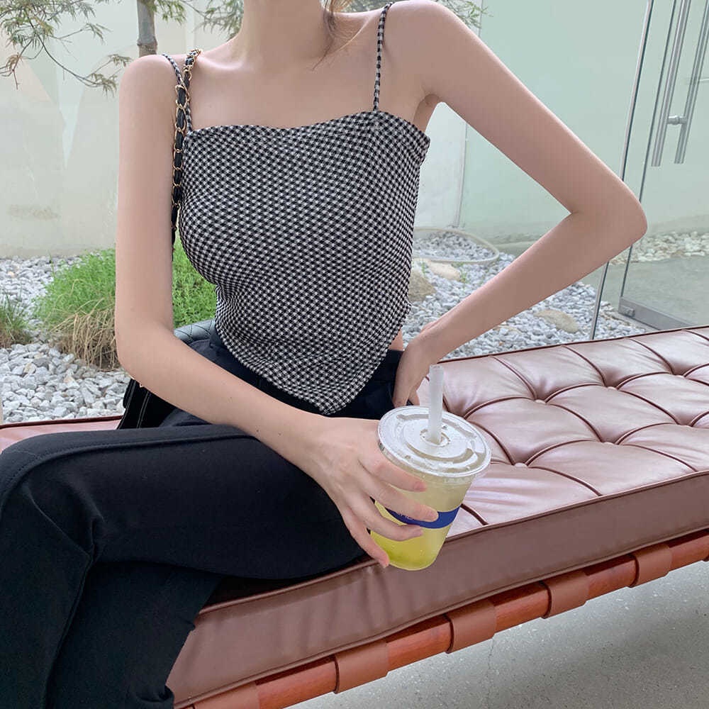 Hong Kong style retro spring and summer new irregular plaid sling vest short style girls wearing thin belly pocket top