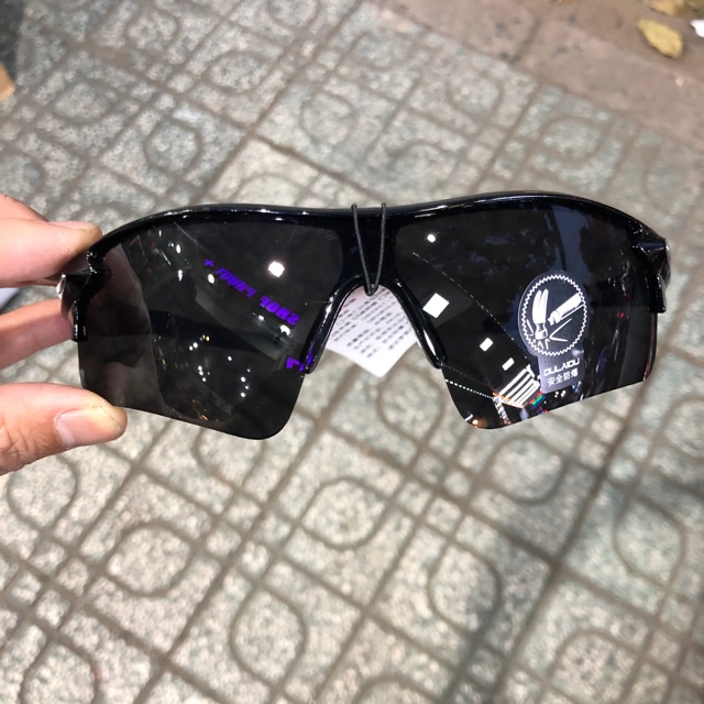 Kính 👁️👁️ chống bụi mẫu mới màu đen 🌅