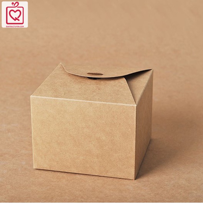 Hộp quà sinh nhật kraft vuông nắp cài thắt nơ kèm rơm lót, hộp giấy kraft mini 2 màu