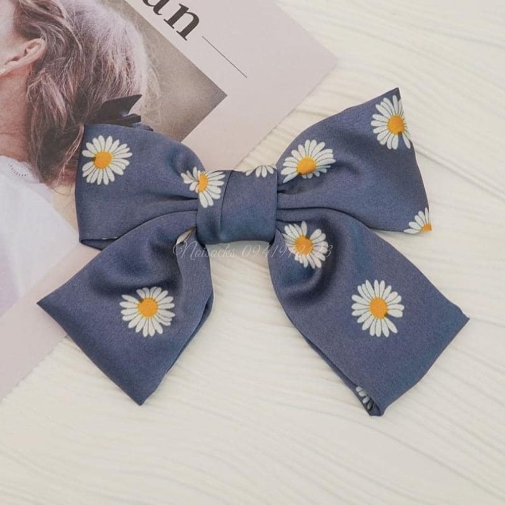 [sỉ lẻ] Kẹp tóc Nơ Hoa Cúc Bản To vải Satin xinh xắn, dễ thương cho nữ (ảnh thật – hàng có sẵn) - Noisocks