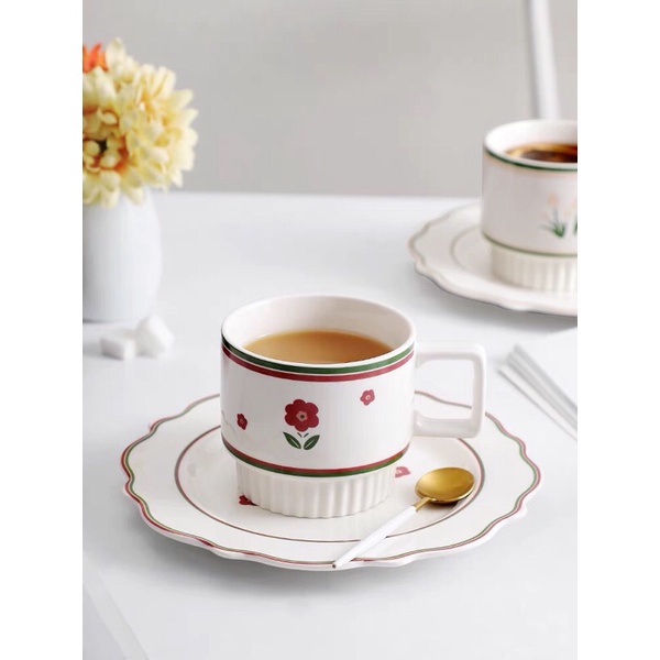 Đĩa sứ viền lượn sóng hoạ tiết hoa phong cách vintgae