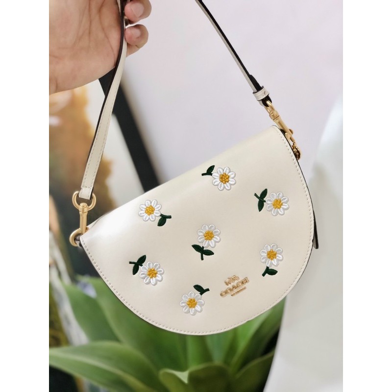 SALE❗️TÚI COACH BÁN NGUYỆT HOA CÚC MỚI C2863