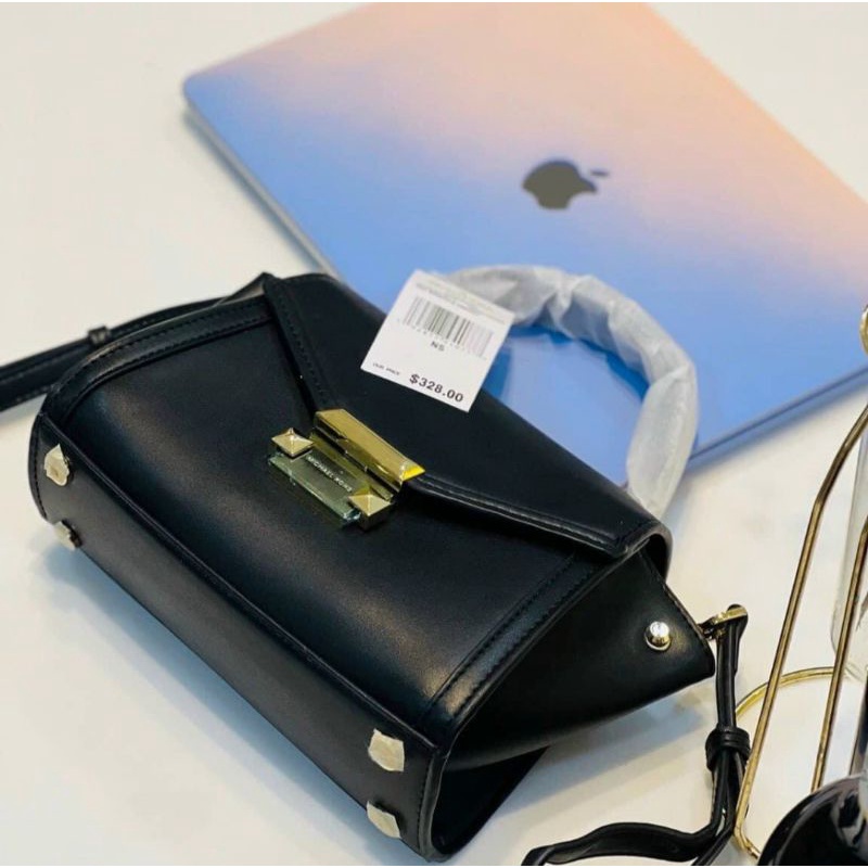 Túi đen sành điệu cá tính