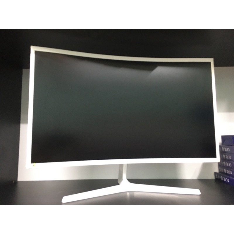 Màn hình SAMSUNG cong 32 icnh còn BH HÃNG đến tháng 05/ 2022