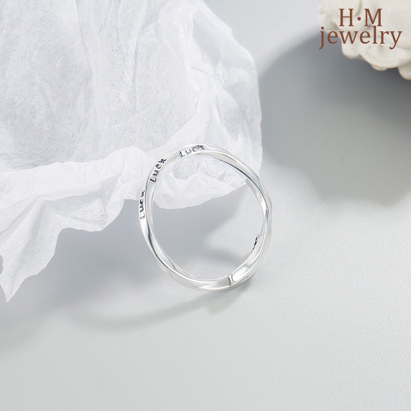 Nhẫn May Mắn Kiểu Xoắn Thiết Kế Đơn Giản