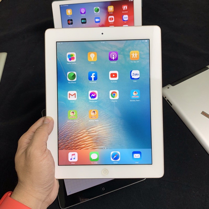 Máy tính bảng Apple Ipad 3 Retina / Bảo hành 365 ngày / Đầy đủ phụ kiện / Hỗ trợ cài ứng dụng | BigBuy360 - bigbuy360.vn