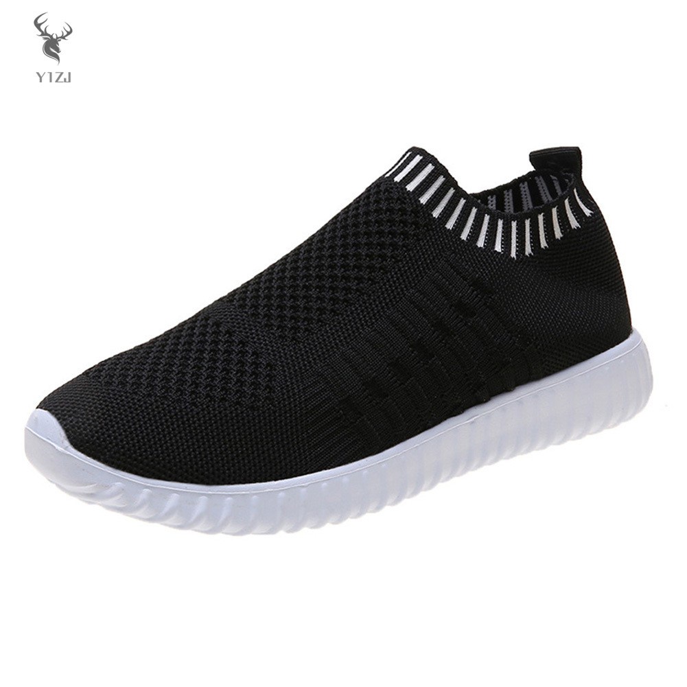 COD&amp; Summer Shoes Men Couple Casual Shoes Fashion Lightweight Breathable Walking Sneakers Slip-on Men Mesh Flats Shoes