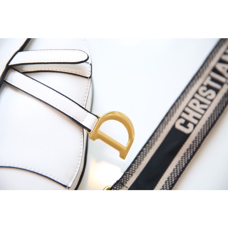 Túi Xách Dior Yên Ngựa Trắng Viền Đen Size 20  -  By Anh Dinh Phuong