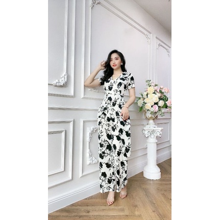 Jumpsuit thiết kế vạc xéo cổ V tay con