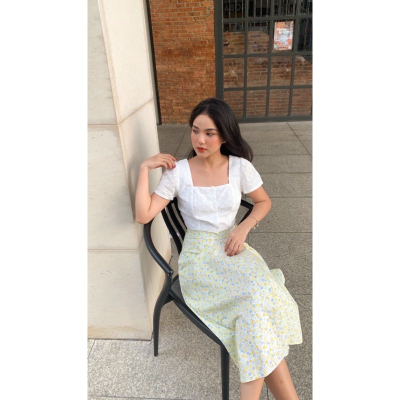 Chân váy dài hoa nhí đắp chéo cột nơ bên hông | BigBuy360 - bigbuy360.vn