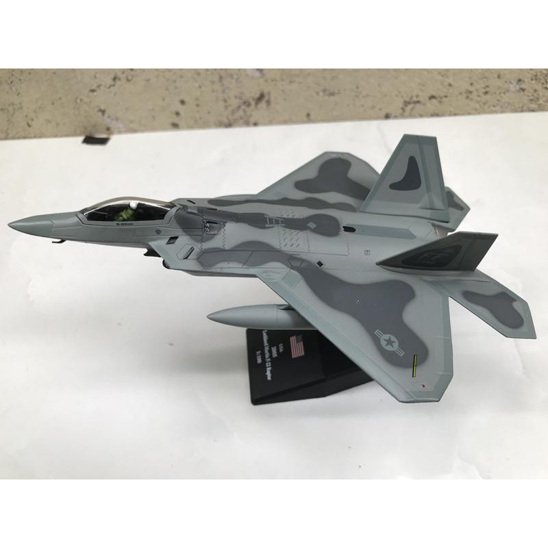 Mô hình Máy bay Lockheed Martin F22 Raptor  1:100