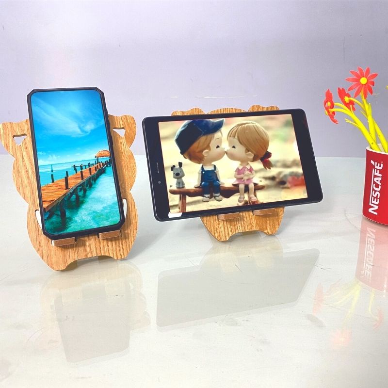 Kệ điện thoại giá đỡ máy tính bảng thông minh hình con heo dễ thương bằng gỗ kích thước 16.5cm x 14.2cm