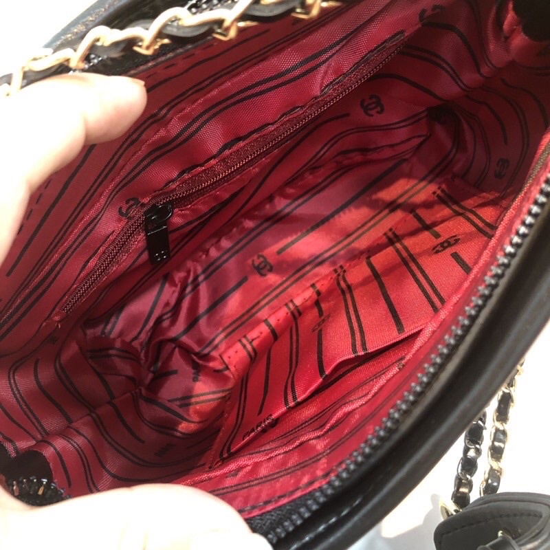 Túi hobo Chanel đế cứng chuẩn from