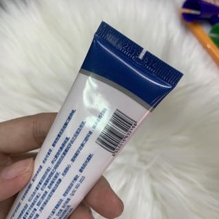 Kem đáng răng cho chó mèo (lỗi)