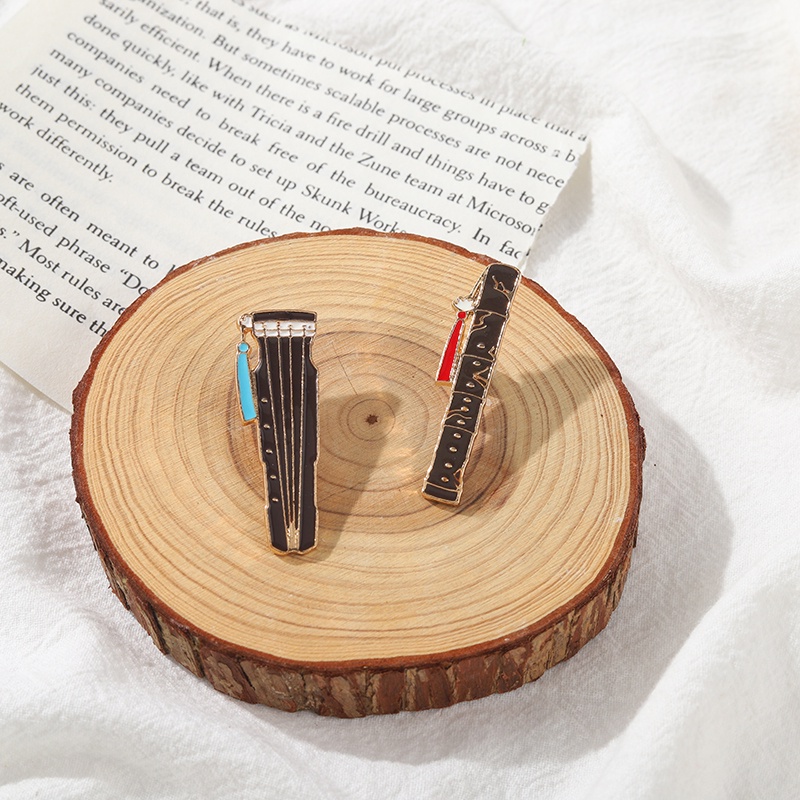 Ghim Cài Áo Hình Nhạc Cụ Guzheng Tráng Men Dáng Dài Dùng Làm Quà Tặng Cho Bạn Bè