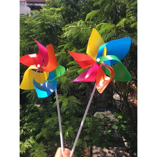Chong chóng nhựa 6 cánh 6 màu