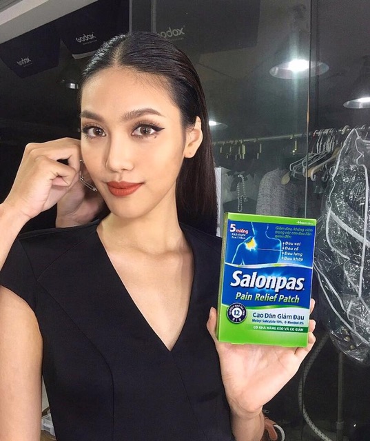 Dán giảm đau, bong gân màu da salonpas