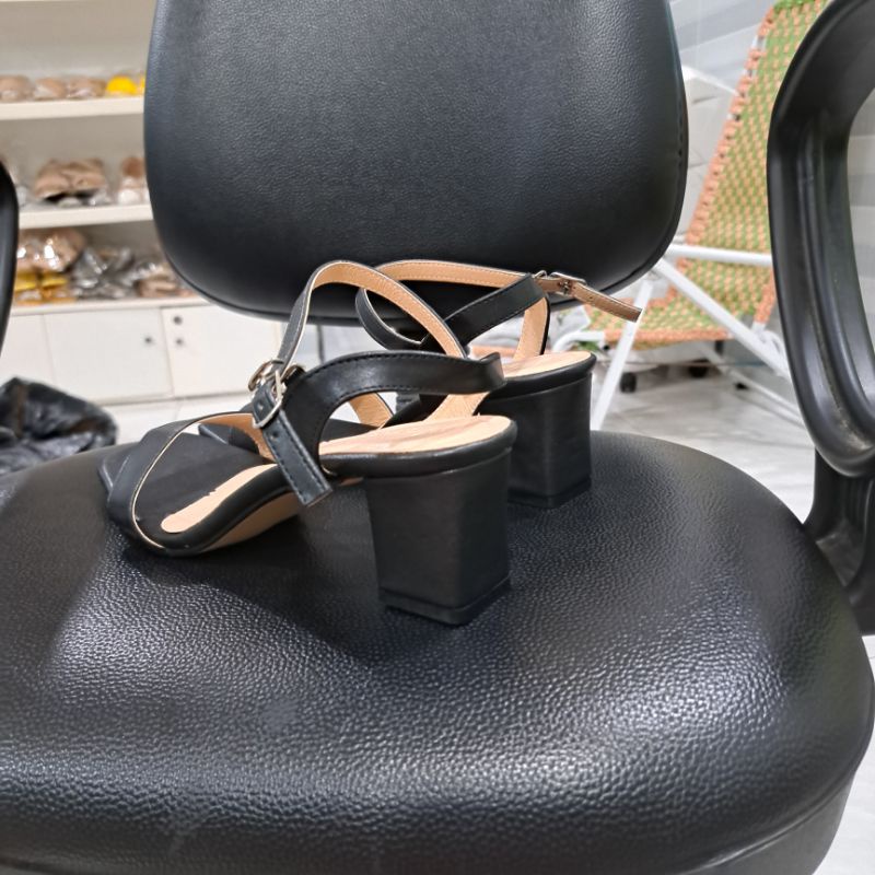 (có sẵn)giày cao gót big size 40 41 42 43 đế vuông 5 phân,sandal cao gót quai ngang bigsize,giày cao gót nữ size lớn
