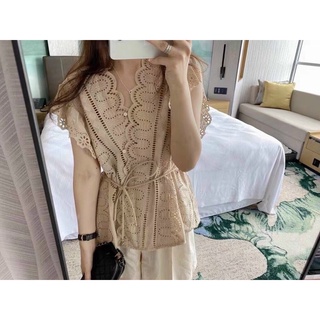Áo sơ mi ren lỗ cánh tiên