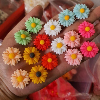 CHARM HOA CÚC đủ màu (size trung 2.2 cm)
