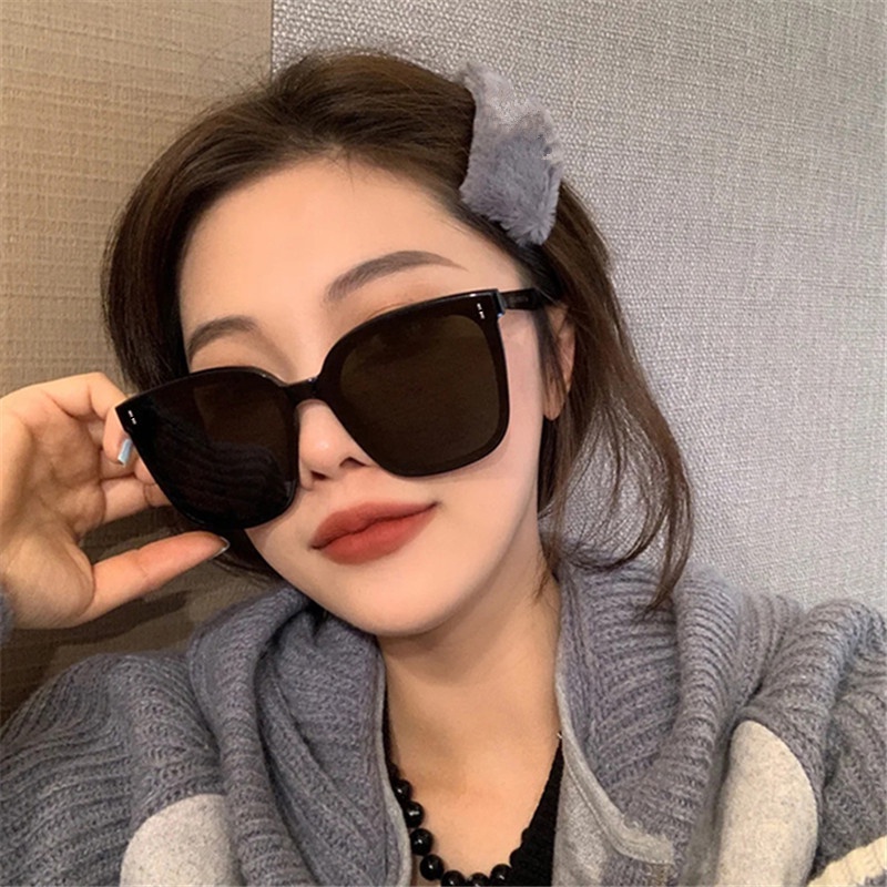 Mắt kính râm mát nam nữ bóng UV400 tròng kính phủ Polarized chống chói cực tốt hợp đi biển chụp kỷ yếu đẹp rẻ ABICA 239
