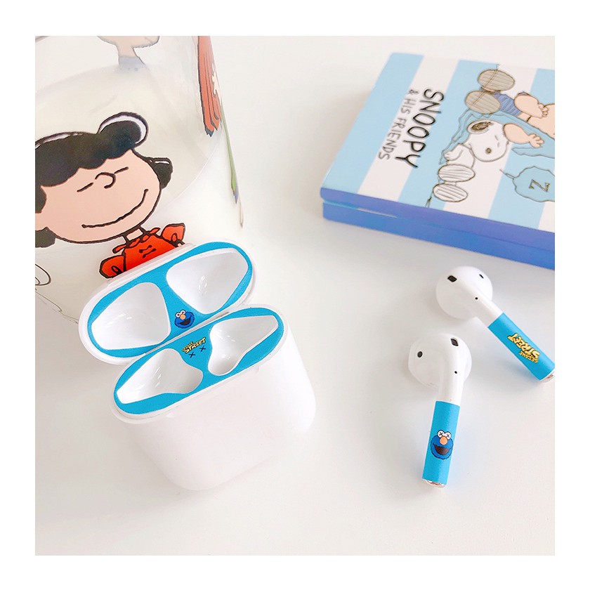 Miếng Dán Chống Bụi Họa Tiết Hoạt Hình Pikachu / Snoopy / Kaws Dễ Thương Cho Hộp Đựng Tai Nghe Airpods