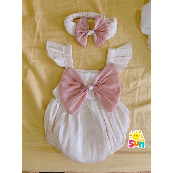 𝗧𝗮̣̆𝗻𝗴 𝘁𝘂𝗿𝗯𝗮𝗻  Size 4-10kg  Vải lụa bóng mềm  Body cho bé gái