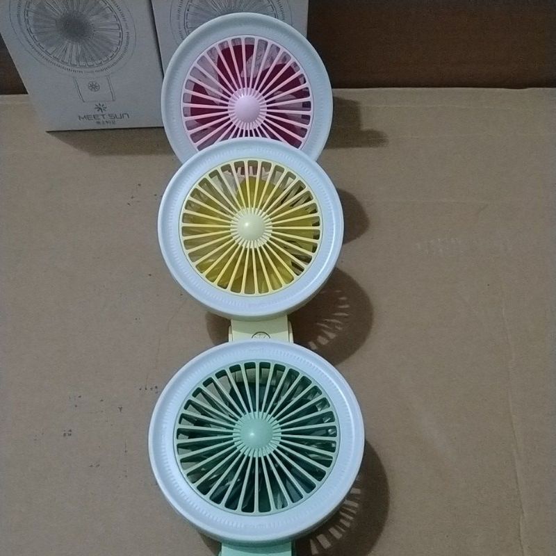 Quạt mini có đèn gấp gọn có đèn cực đẹp