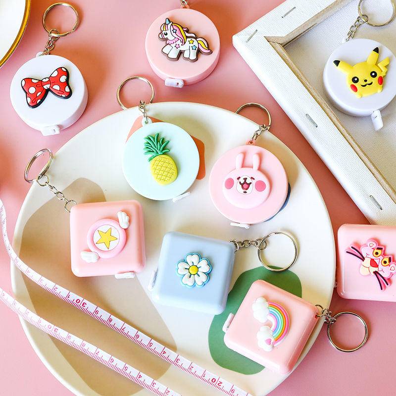 ⭐ iLado ⭐ Thước dây Mềm Mini Thước Dây Đa Năng Đo Chiều Cao dễ dàng mang theo In Họa Tiết Hoạt Hình 1.5m/1.8m Hoạt Hình  Cuộn Rút bấm rút dây tự động chất lượng cao Tiện Lợi đo eo, vòng bụng dễ thương
