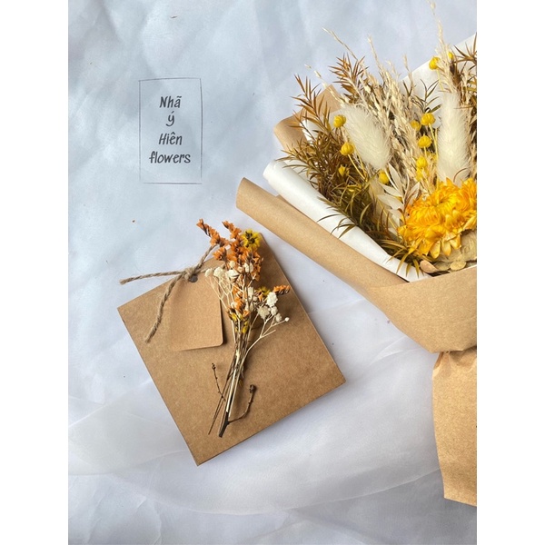 Thiệp hoa khô giấy Kraft Handmade by Nhã Ý Hiên