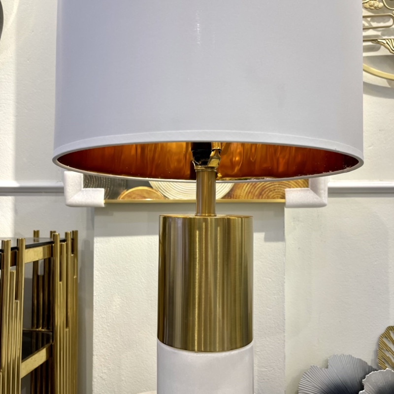 👉 Đèn bàn decor cao cấp mã 2001