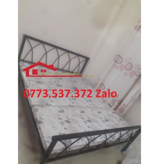 Ship Hỏa Tốc 60P Giường Sắt Lưới/Bi Cổ Điển 1M2,1M4,1M6,1M8 Dài 2M Bao Ship Và Ráp HCM mới 100%