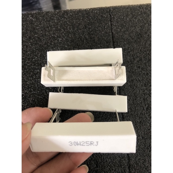 Điện trở sứ chân đứng dẹp 30w 20R và 30w 25R